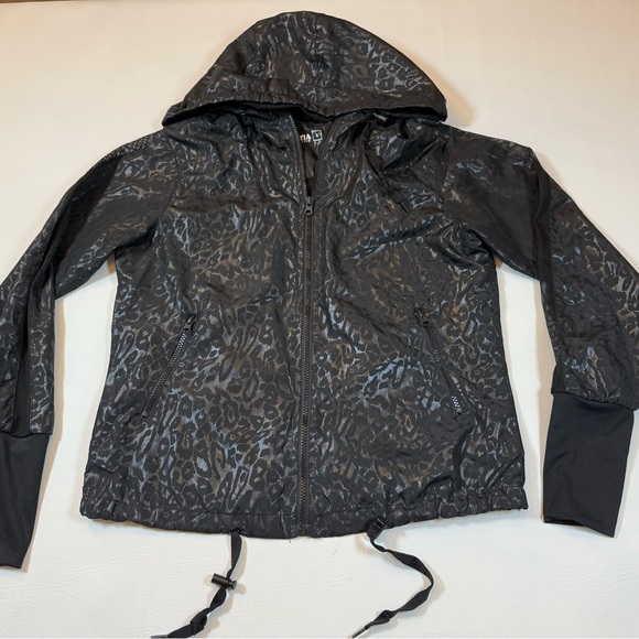 ZYIA Black leopard athletic windbreaker full zip adjustable waist (bin E) - Picture 6 of 10